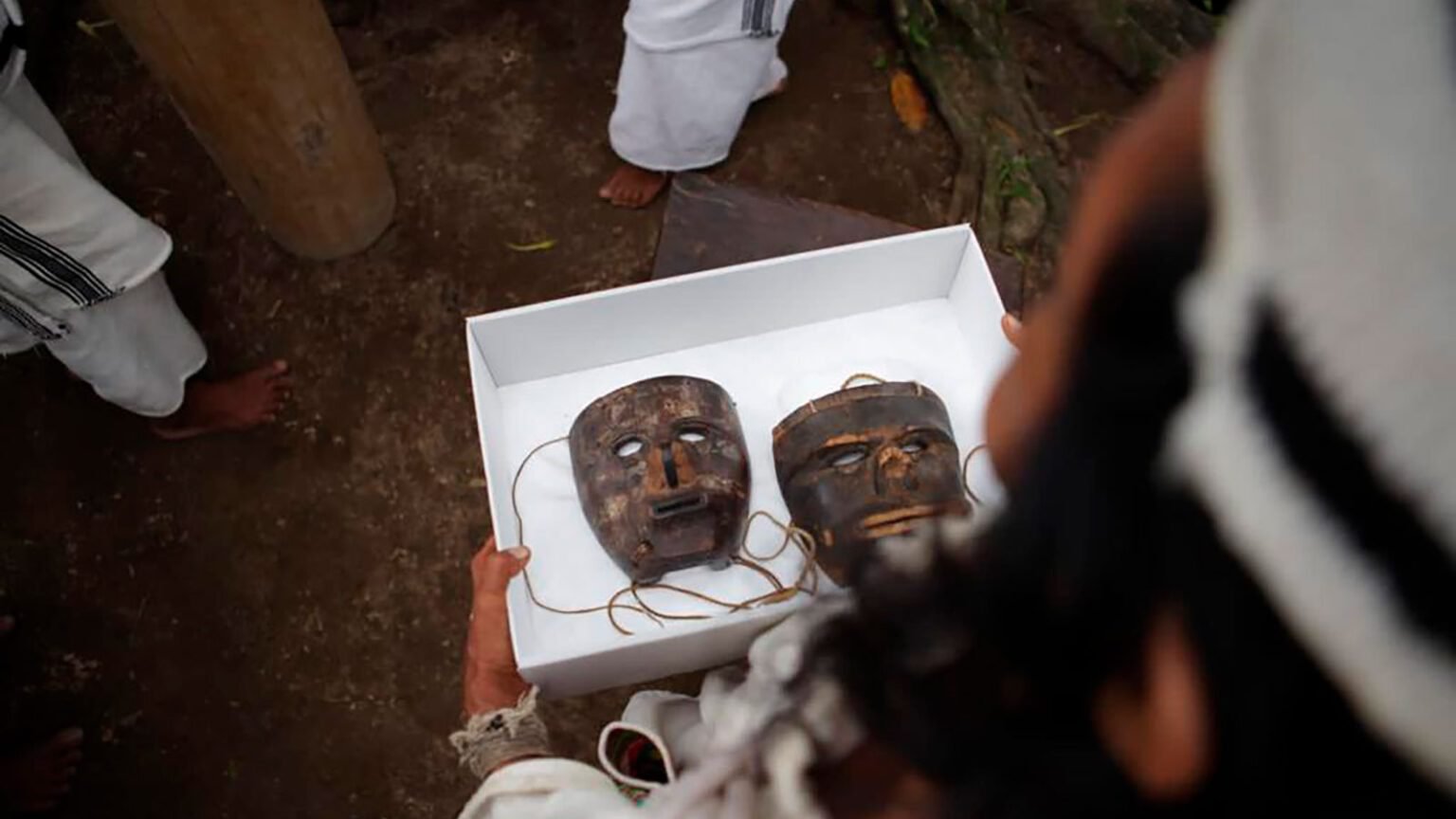 El retorno ancestral: Las máscaras sagradas Kogui vuelven a casa para fortalecer la Paz Total en Colombia