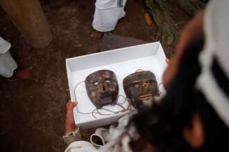 El retorno ancestral: Las máscaras sagradas Kogui vuelven a casa para fortalecer la Paz Total en Colombia