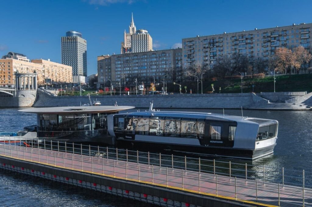 FzFkiysXoAAkH6S El Presidente Putin inauguró un innovador sistema de transporte público en Moscú